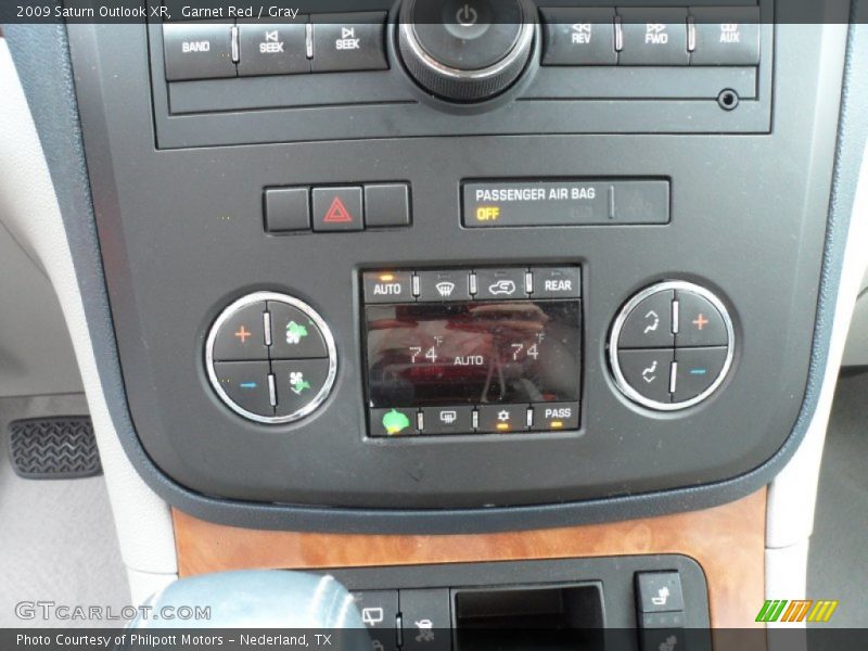 Controls of 2009 Outlook XR