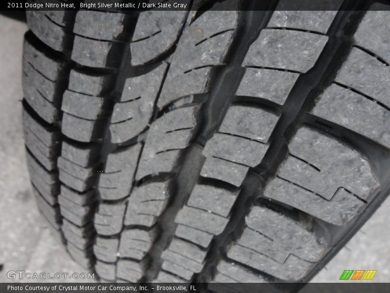 Bright Silver Metallic / Dark Slate Gray 2011 Dodge Nitro Heat