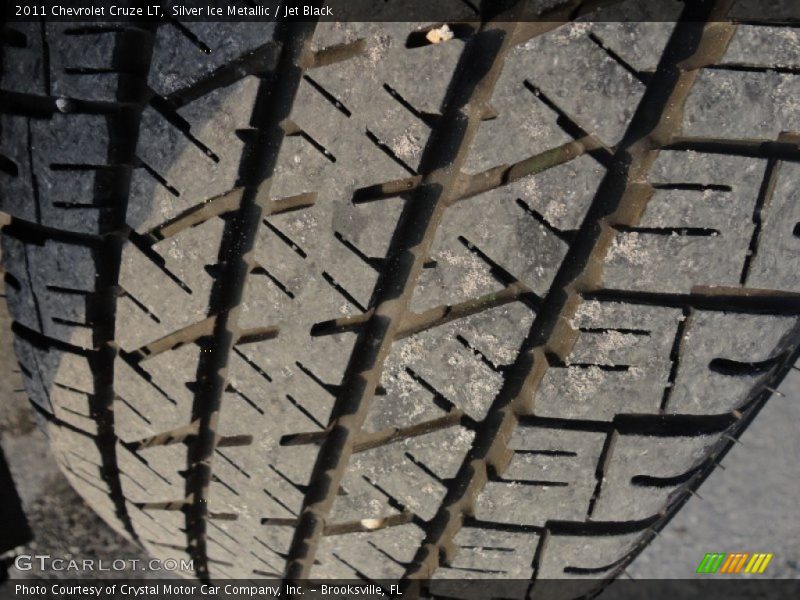Silver Ice Metallic / Jet Black 2011 Chevrolet Cruze LT