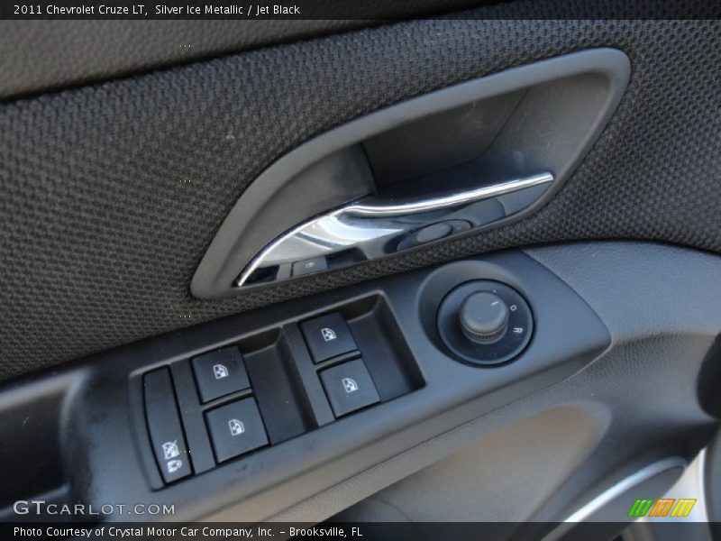 Silver Ice Metallic / Jet Black 2011 Chevrolet Cruze LT