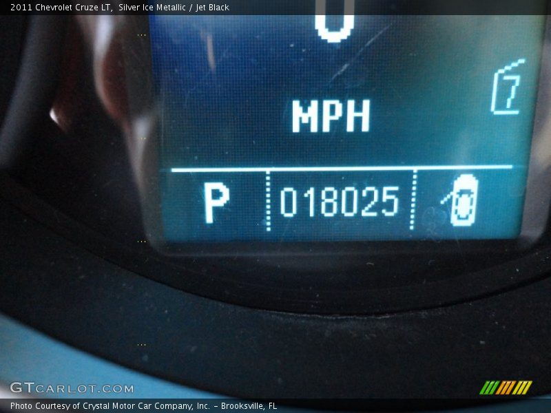 Silver Ice Metallic / Jet Black 2011 Chevrolet Cruze LT