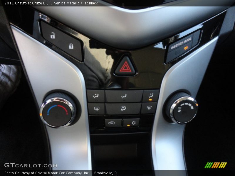 Silver Ice Metallic / Jet Black 2011 Chevrolet Cruze LT