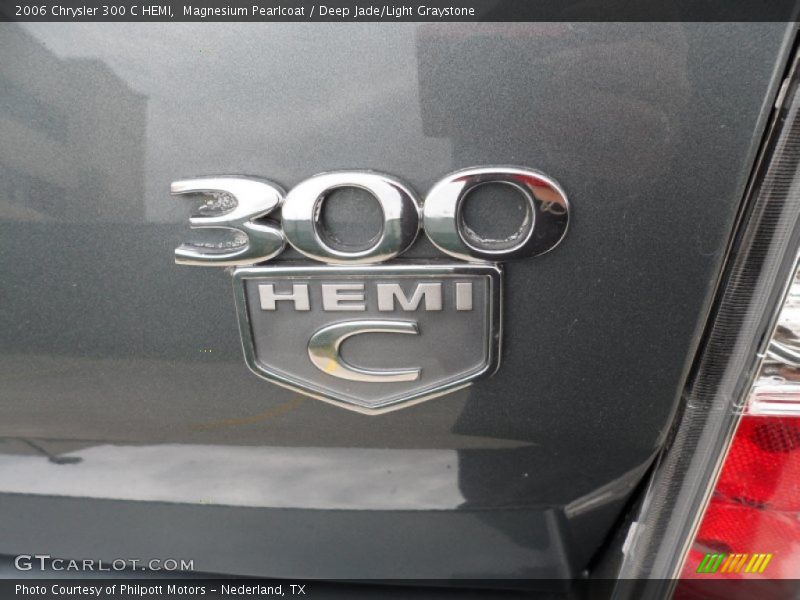  2006 300 C HEMI Logo