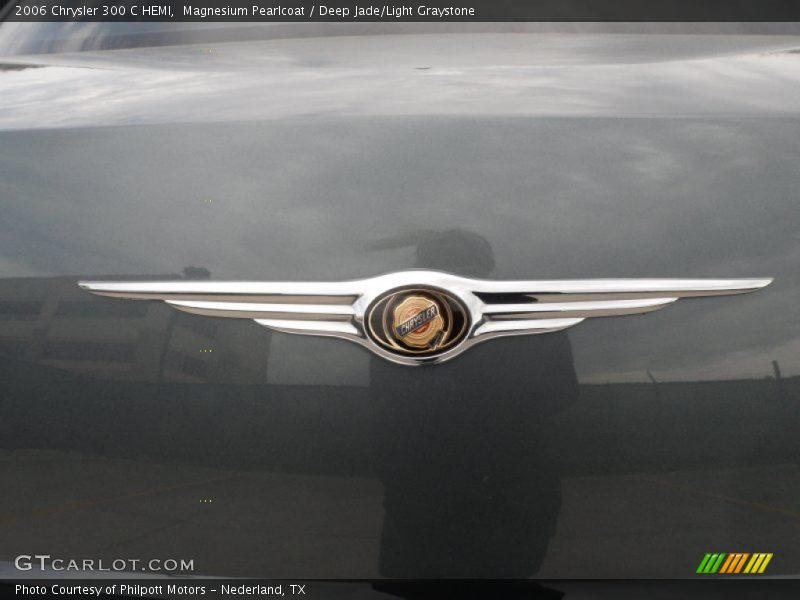 Magnesium Pearlcoat / Deep Jade/Light Graystone 2006 Chrysler 300 C HEMI