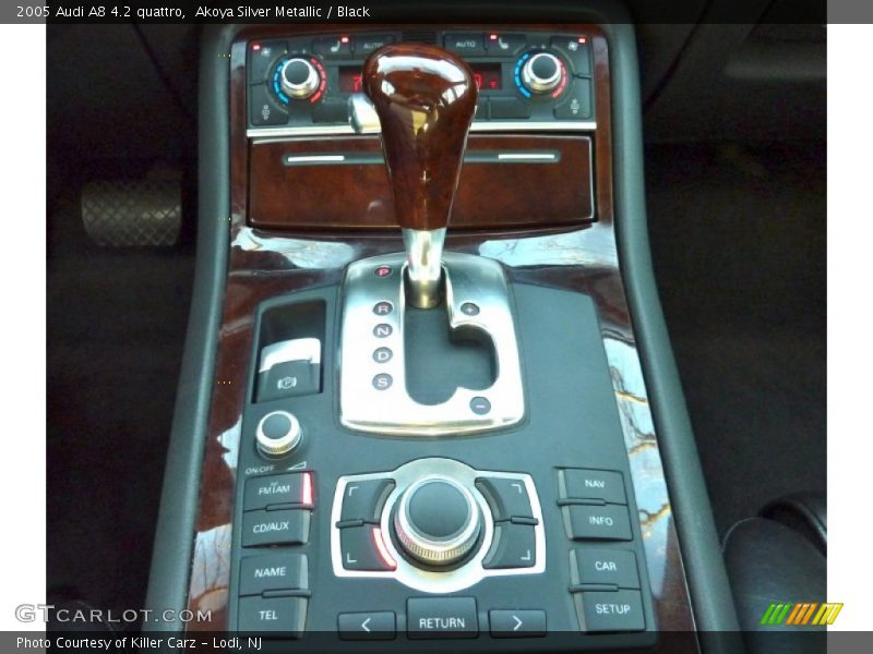Akoya Silver Metallic / Black 2005 Audi A8 4.2 quattro