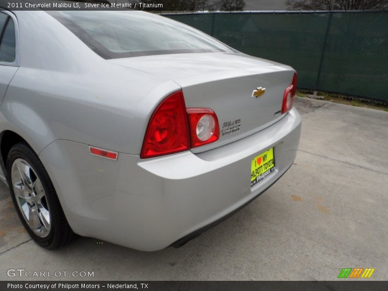 Silver Ice Metallic / Titanium 2011 Chevrolet Malibu LS
