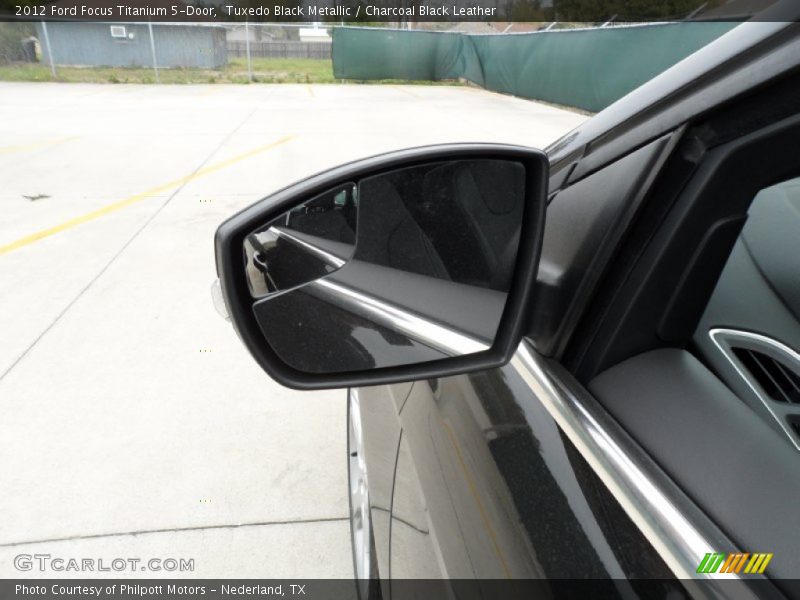 Tuxedo Black Metallic / Charcoal Black Leather 2012 Ford Focus Titanium 5-Door