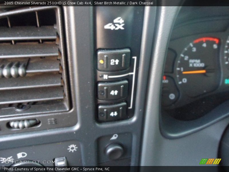 Silver Birch Metallic / Dark Charcoal 2005 Chevrolet Silverado 2500HD LS Crew Cab 4x4