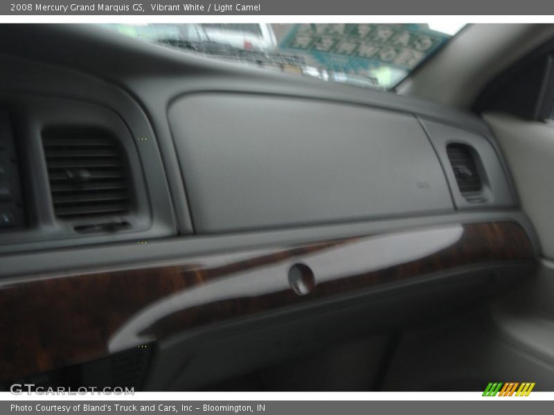 Vibrant White / Light Camel 2008 Mercury Grand Marquis GS