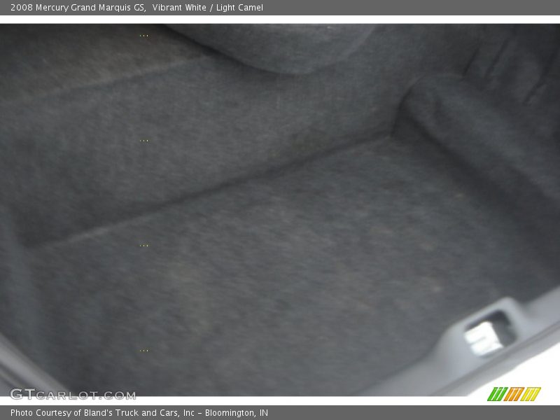 Vibrant White / Light Camel 2008 Mercury Grand Marquis GS