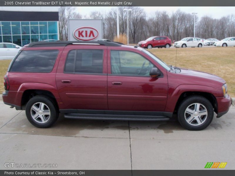 Majestic Red Metallic / Light Gray 2005 Chevrolet TrailBlazer EXT LT 4x4