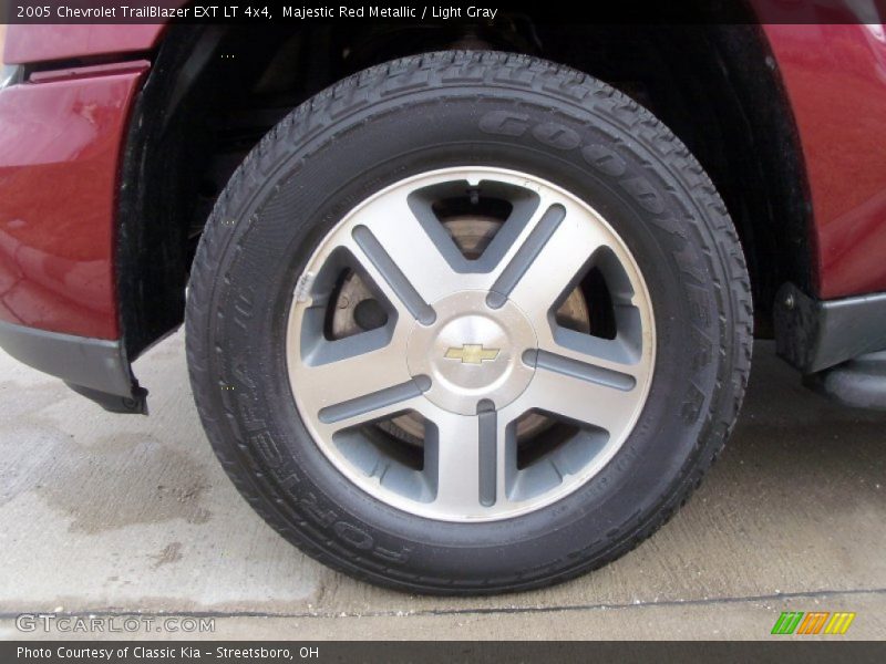 Majestic Red Metallic / Light Gray 2005 Chevrolet TrailBlazer EXT LT 4x4