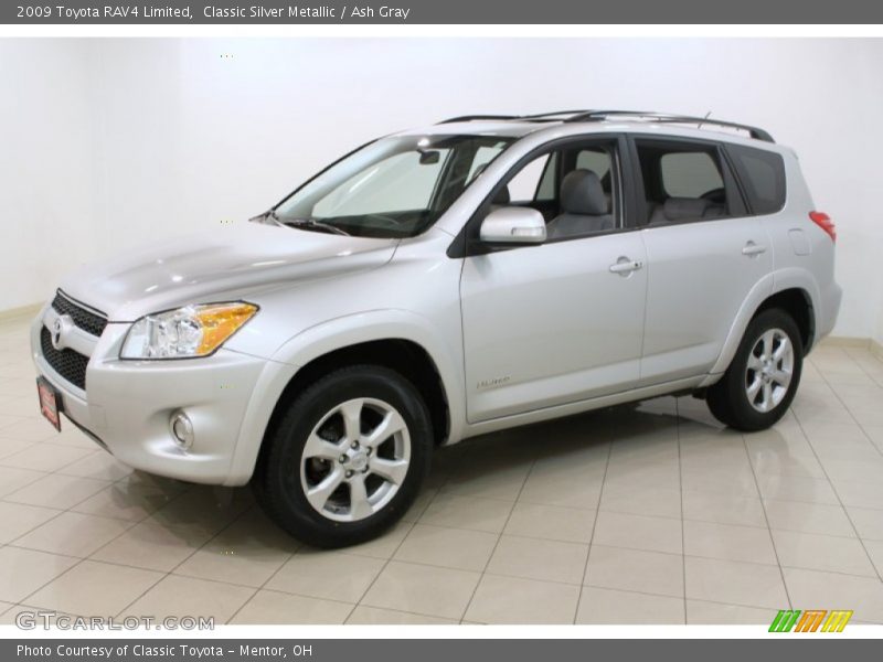 Front 3/4 View of 2009 RAV4 Limited
