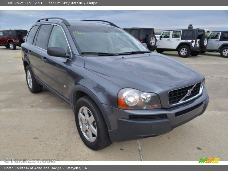 Front 3/4 View of 2006 XC90 2.5T