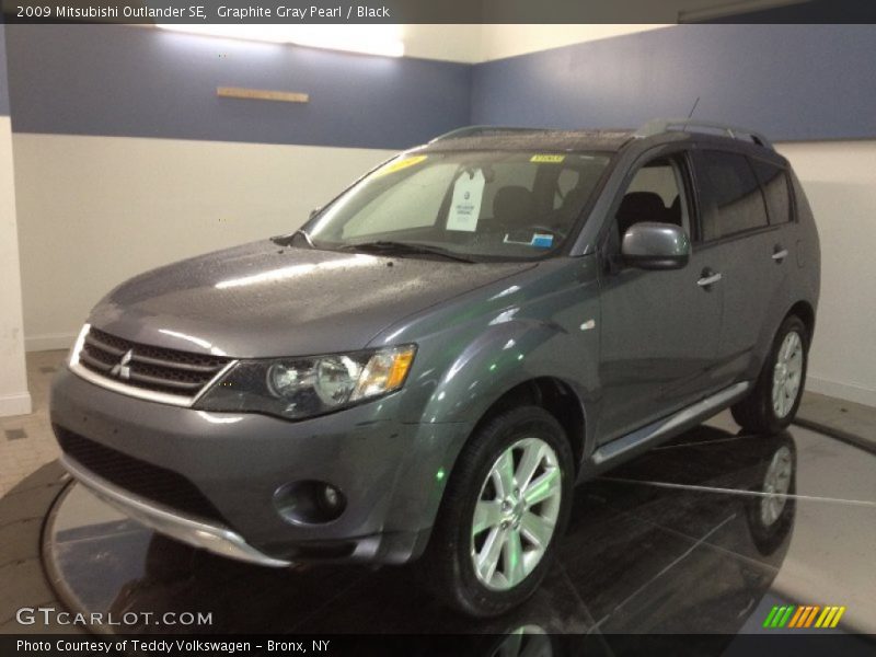 Graphite Gray Pearl / Black 2009 Mitsubishi Outlander SE