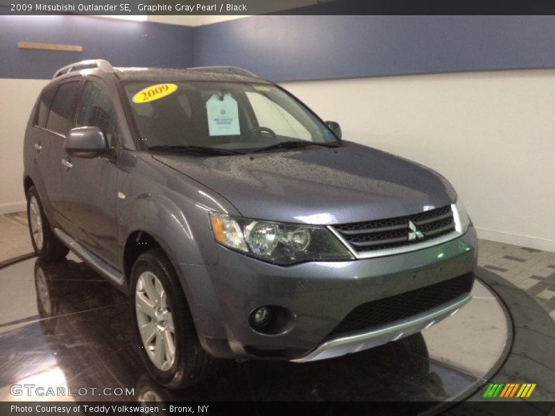 Graphite Gray Pearl / Black 2009 Mitsubishi Outlander SE
