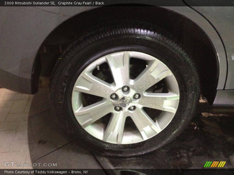 Graphite Gray Pearl / Black 2009 Mitsubishi Outlander SE