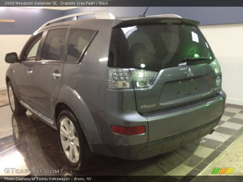 Graphite Gray Pearl / Black 2009 Mitsubishi Outlander SE