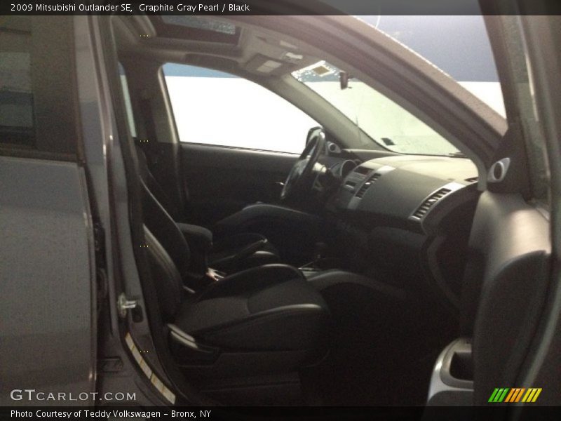Graphite Gray Pearl / Black 2009 Mitsubishi Outlander SE
