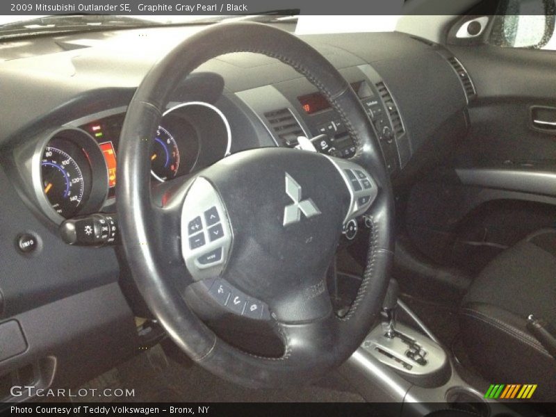 Graphite Gray Pearl / Black 2009 Mitsubishi Outlander SE