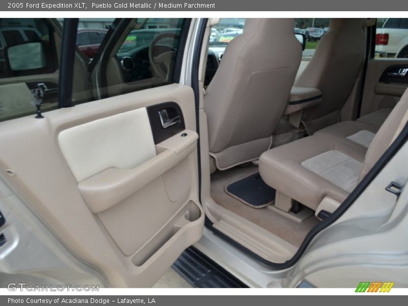 Pueblo Gold Metallic / Medium Parchment 2005 Ford Expedition XLT