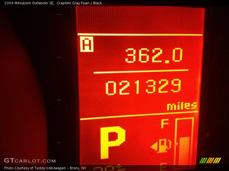 Graphite Gray Pearl / Black 2009 Mitsubishi Outlander SE