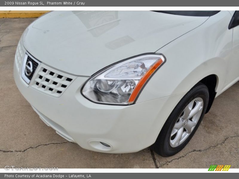 Phantom White / Gray 2009 Nissan Rogue SL