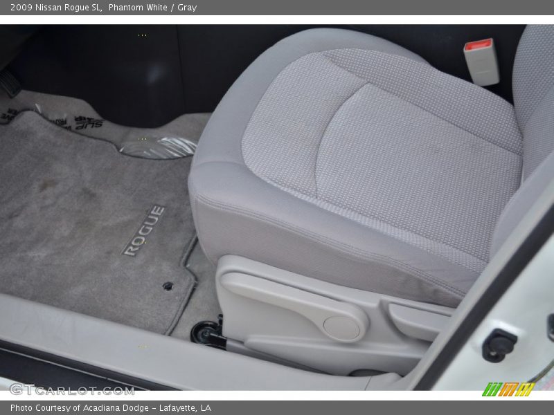 Phantom White / Gray 2009 Nissan Rogue SL