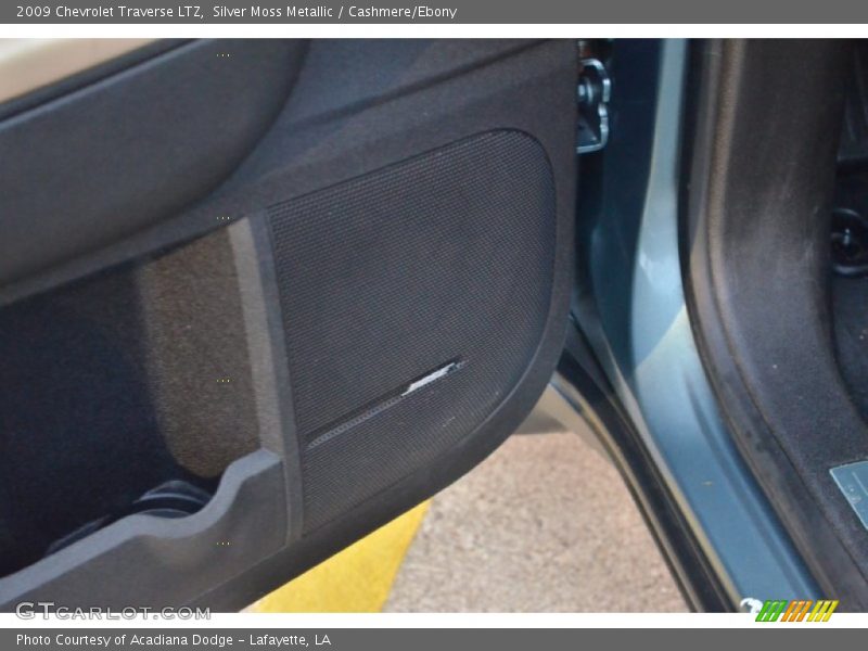 Silver Moss Metallic / Cashmere/Ebony 2009 Chevrolet Traverse LTZ