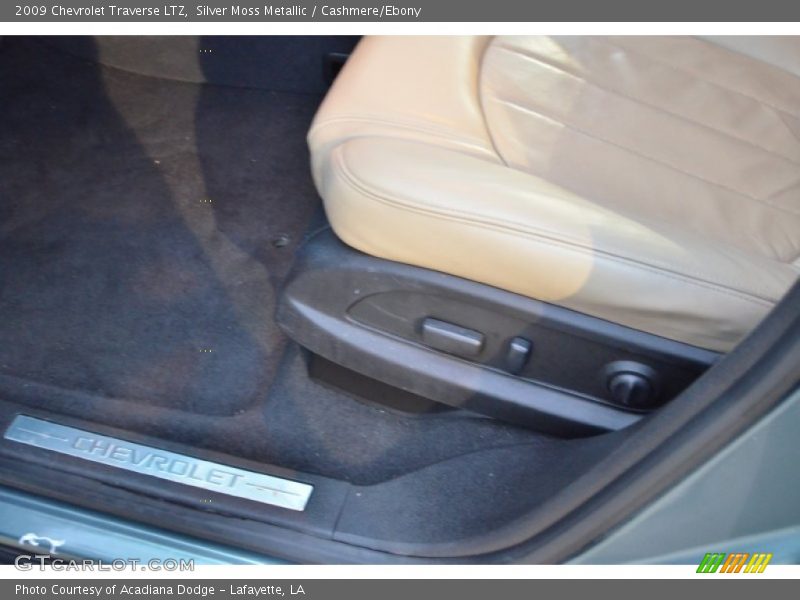 Silver Moss Metallic / Cashmere/Ebony 2009 Chevrolet Traverse LTZ
