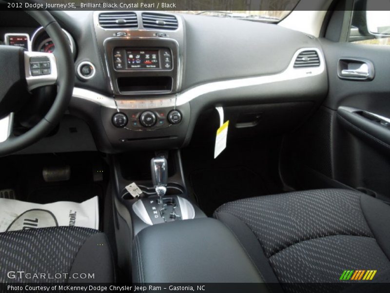 Brilliant Black Crystal Pearl / Black 2012 Dodge Journey SE
