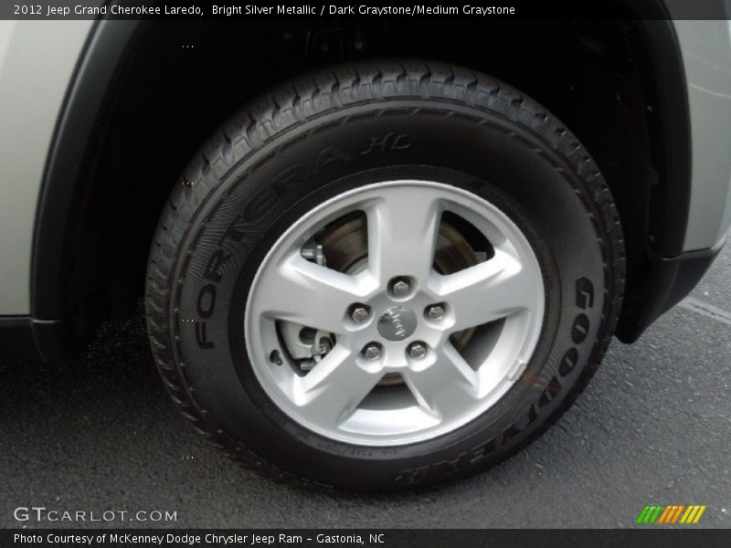 Bright Silver Metallic / Dark Graystone/Medium Graystone 2012 Jeep Grand Cherokee Laredo