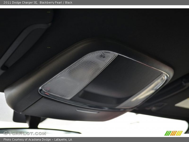 Blackberry Pearl / Black 2011 Dodge Charger SE