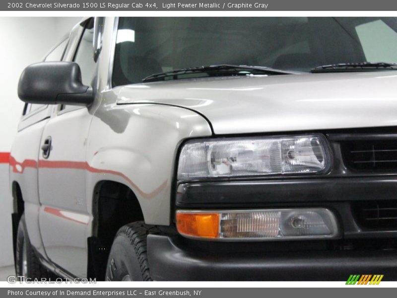 Light Pewter Metallic / Graphite Gray 2002 Chevrolet Silverado 1500 LS Regular Cab 4x4