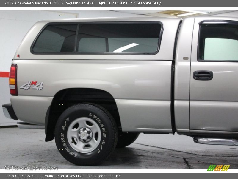 Light Pewter Metallic / Graphite Gray 2002 Chevrolet Silverado 1500 LS Regular Cab 4x4