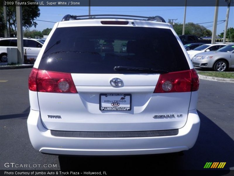 Super White / Stone 2009 Toyota Sienna LE