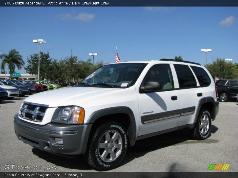 Front 3/4 View of 2006 Ascender S