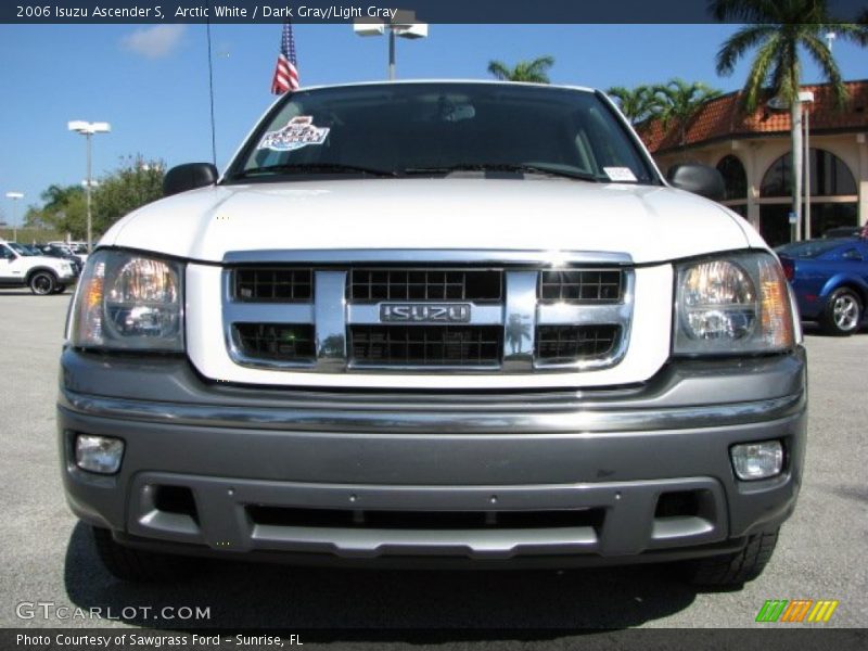Arctic White / Dark Gray/Light Gray 2006 Isuzu Ascender S
