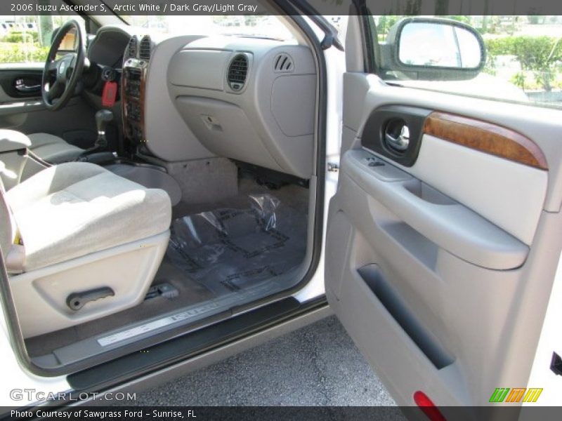 Arctic White / Dark Gray/Light Gray 2006 Isuzu Ascender S