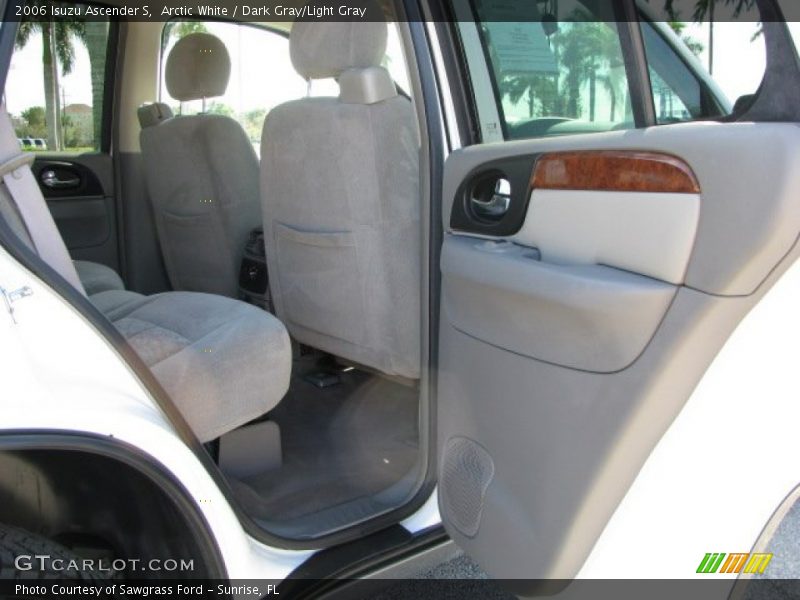 Arctic White / Dark Gray/Light Gray 2006 Isuzu Ascender S