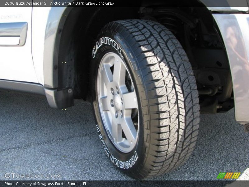 Arctic White / Dark Gray/Light Gray 2006 Isuzu Ascender S