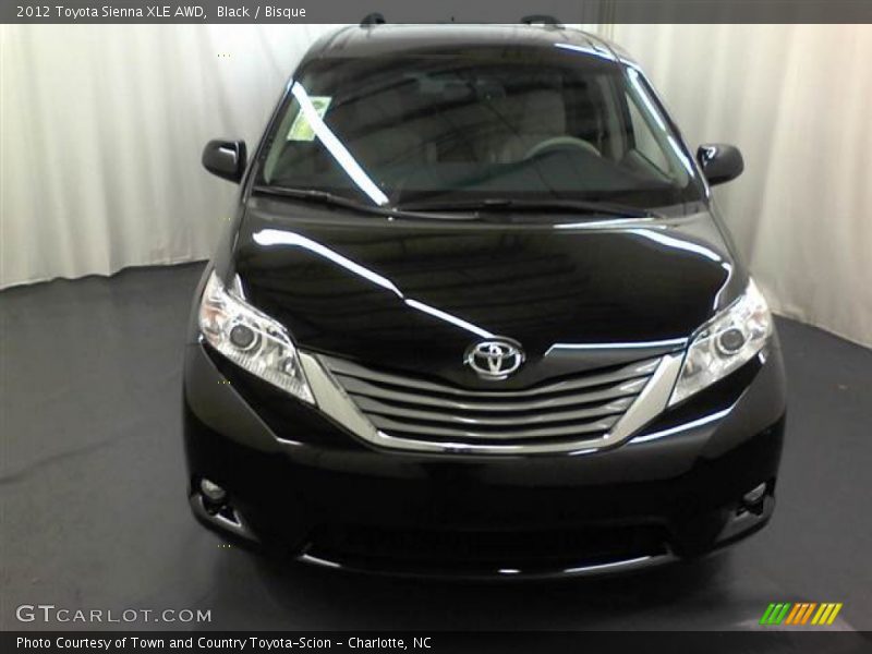 Black / Bisque 2012 Toyota Sienna XLE AWD