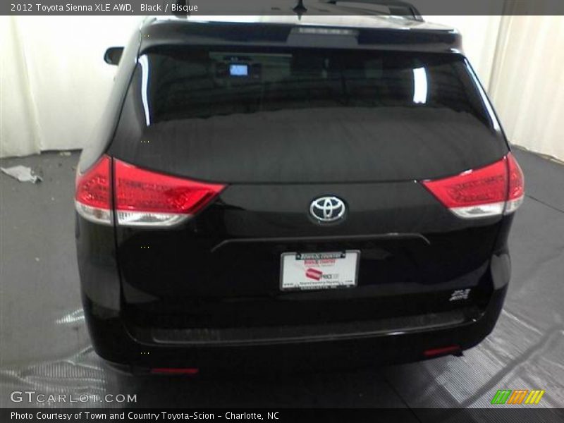 Black / Bisque 2012 Toyota Sienna XLE AWD