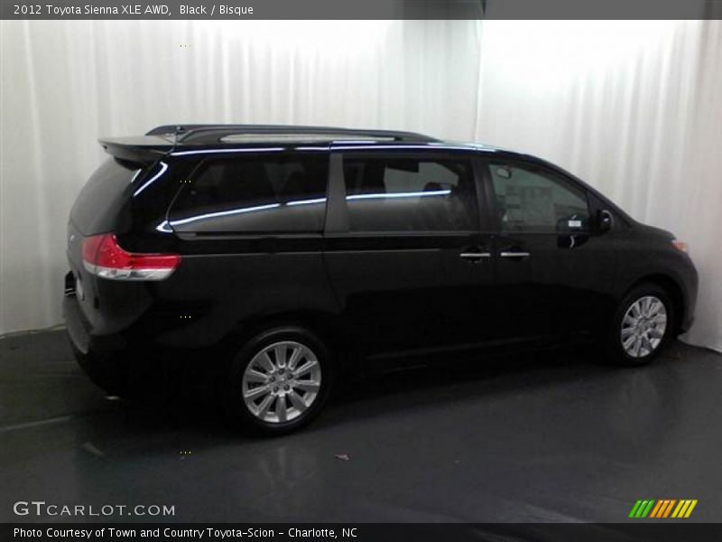 Black / Bisque 2012 Toyota Sienna XLE AWD