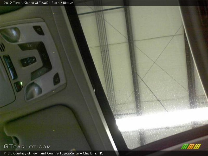 Black / Bisque 2012 Toyota Sienna XLE AWD