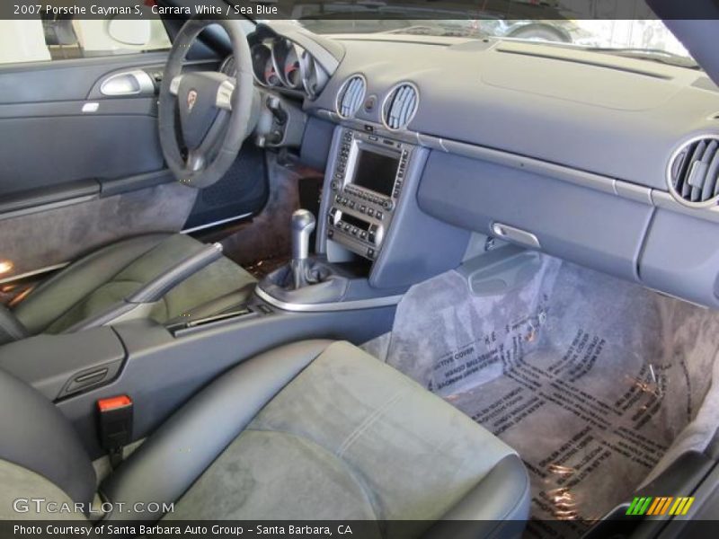 Dashboard of 2007 Cayman S