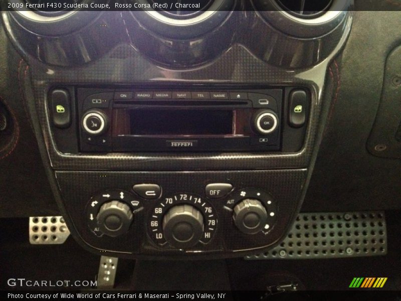 Controls of 2009 F430 Scuderia Coupe