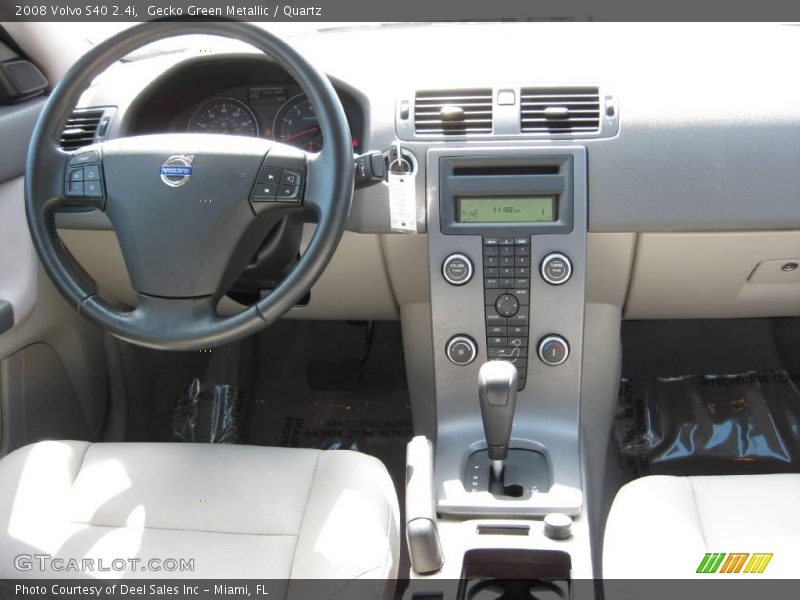 Gecko Green Metallic / Quartz 2008 Volvo S40 2.4i