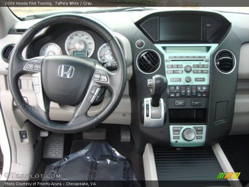 Dashboard of 2009 Pilot Touring
