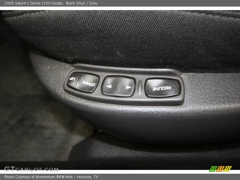 Black Onyx / Grey 2005 Saturn L Series L300 Sedan